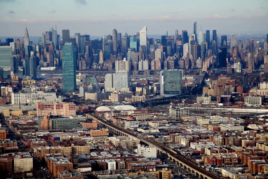 Should you rent in Long Island City or Williamsburg?
