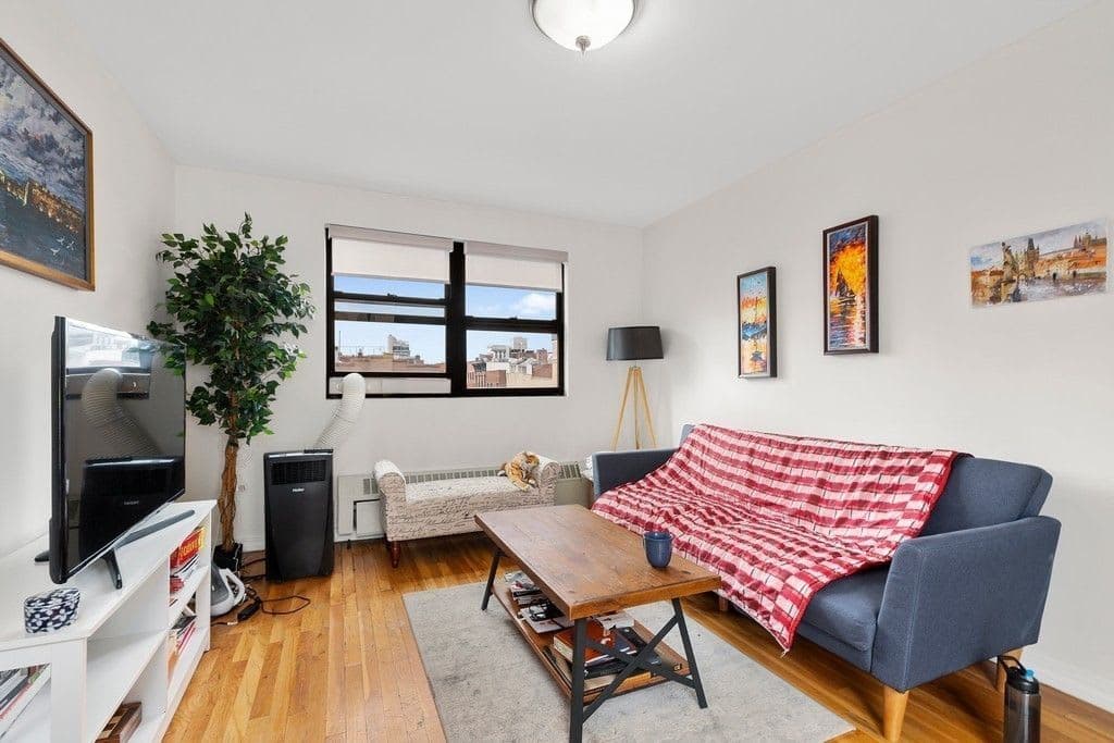 678 9Th Ave #4A #2B, New York, NY 10036