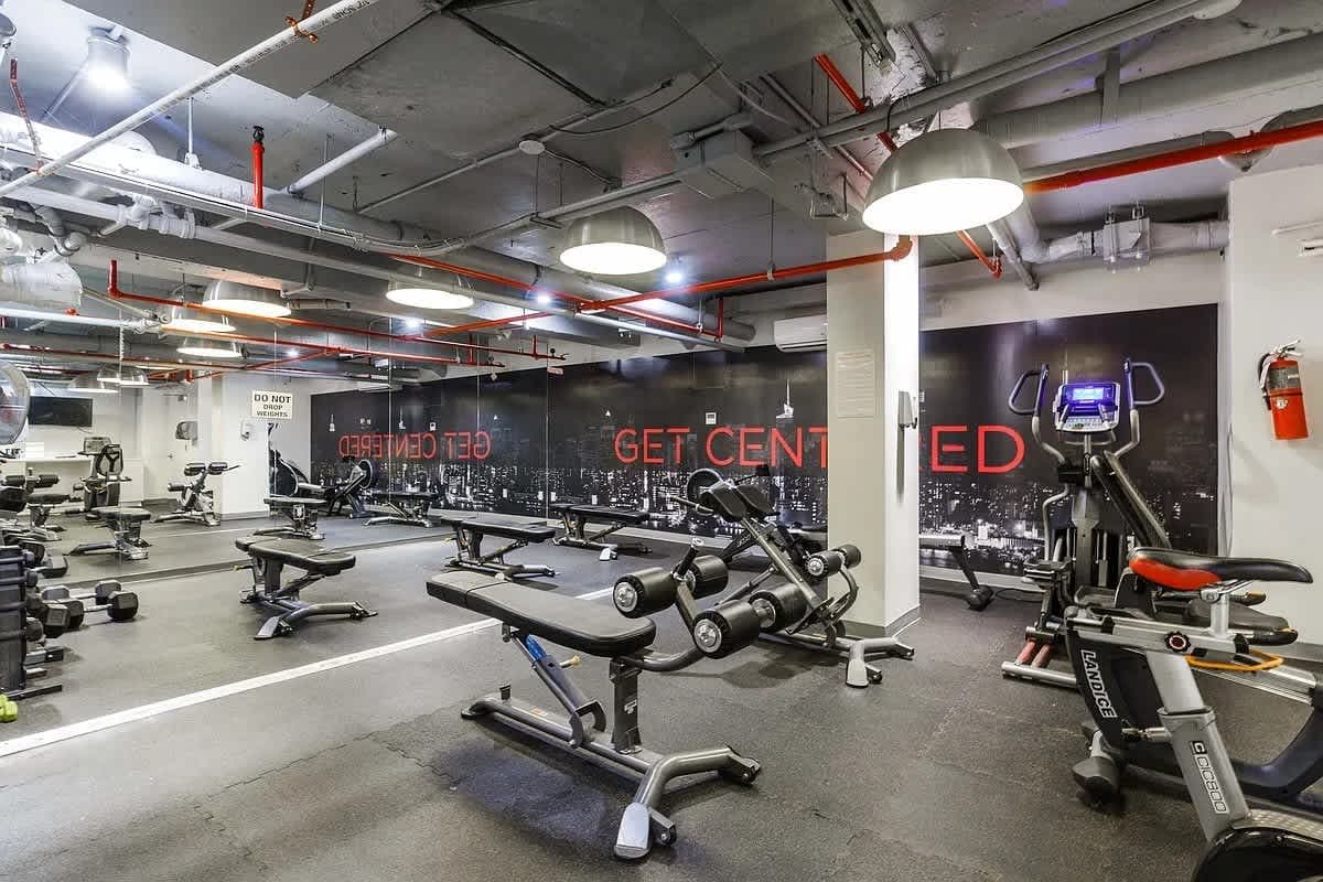 230 East 44 Street #09N, Manhattan, NY 10017 1